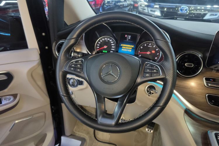 Used Mercedes-Benz V-Class 2021 V 260 L Long Wheelbase Prestige Edition Steering Wheel