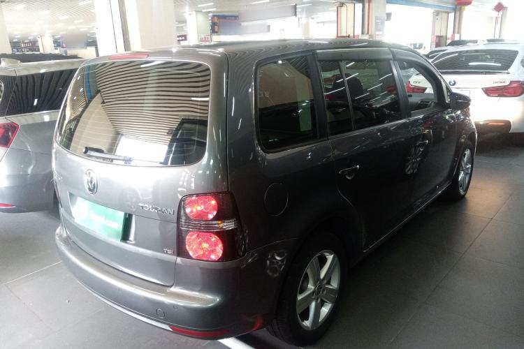 Used Volkswagen Touran 2015 1.4T Manual Fashion Edition 5-Seater Rear Right 45 Deg