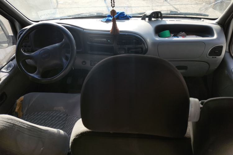 Used Ford Classic Transit 2013 2.8T Diesel Standard Version Short Wheelbase Mid-Roof JX493ZLQ4 Center Console