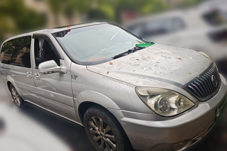 Used Buick GL8 2011 2.4L LT Executive Edition Front Right 45 Deg