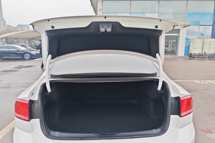 Used Volkswagen Lamando 2015 230TSI DSG Fashion Edition
