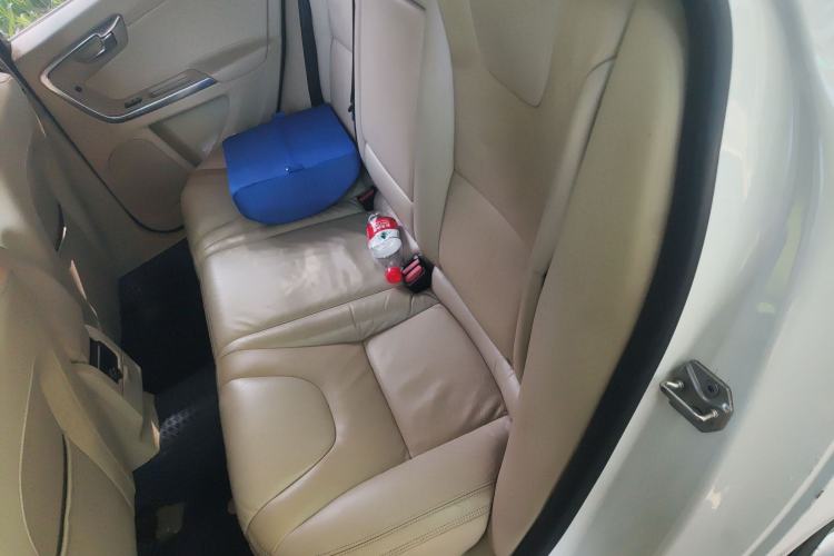 Used Volvo V60 2014 T5 Zhiyi Edition
