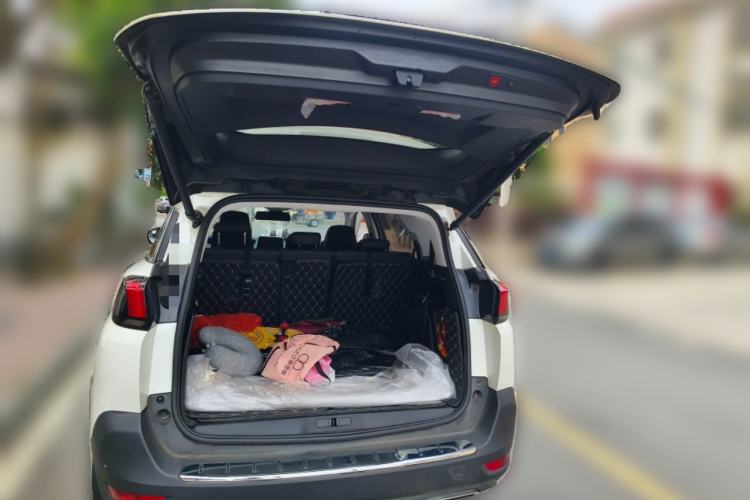 Used Peugeot 5008 2017 380THP 7-Seater Luxury Edition Trunk