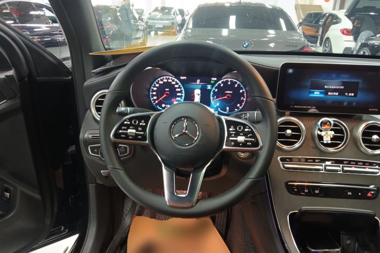 Used Mercedes-Benz GLC Coupe 2023 GLC 300 4MATIC Coupe SUV Steering Wheel