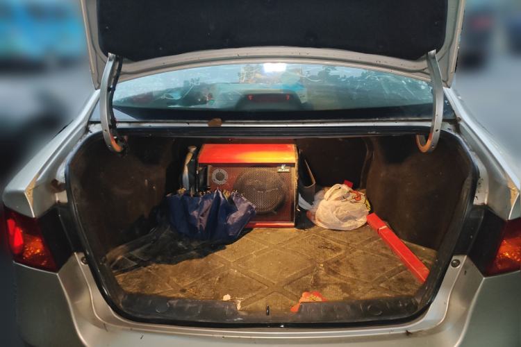 Used Roewe 350 2013 350S 1.5L Manual Xunchi Edition Trunk