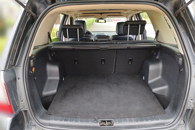 Used Land Rover Freelander 2 2011 3.2L i6 HSE Gasoline Edition Trunk