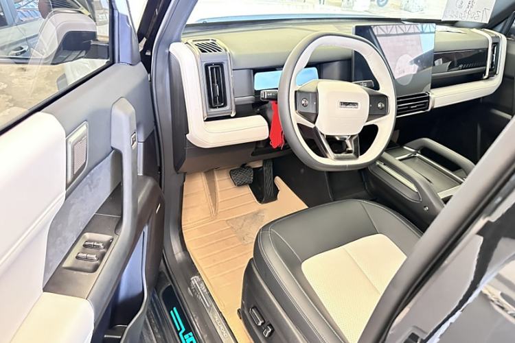 Used iCAR 03T 2024 520km Two-Wheel Drive Long-Range Version
