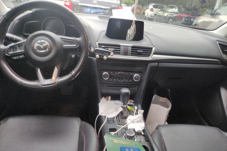 Used Mazda 3 Axela 2017 Sedan 1.5L Automatic Luxury Model Emission Standard China V
