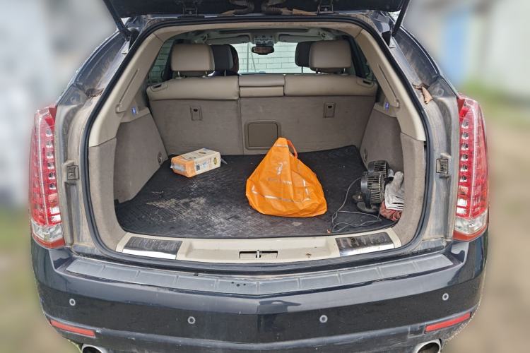 Used Cadillac SRX 2011 3.0L Luxury Model Trunk