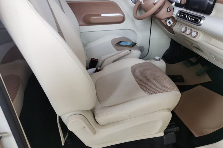 Used Wuling Hongguang MINIEV 2024 3rd Generation 215km Advanced Version Right Front Seat