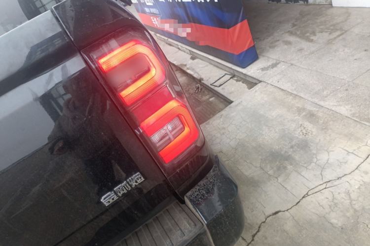 Used Great Wall King Kong Poer 2022 2.0T Manual Gasoline Two-Wheel Drive Elite Version with Long Bed and Flatbed – GW4C20B
