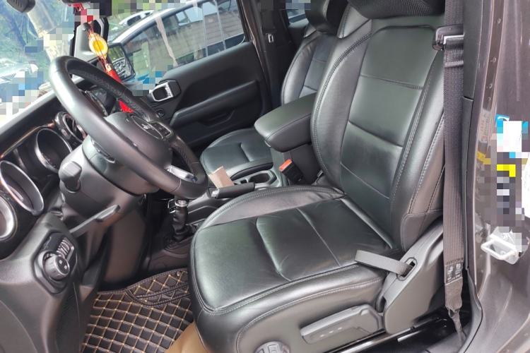 Used Jeep Wrangler 2022 2.0T High Altitude Four-Door Edition Left Front Seat