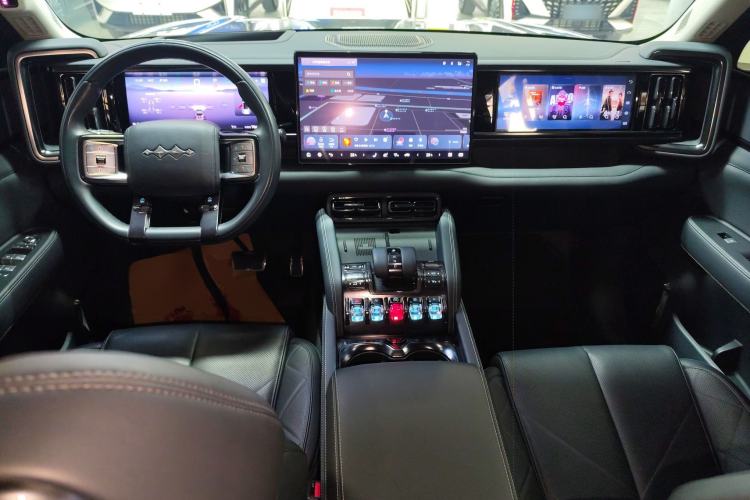 Used Formula Leopard Leopard 5 2023 Navigator Edition
