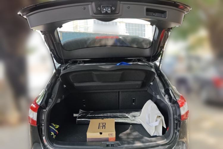 Used Nissan Qashqai 2016 2.0L CVT Elite Edition Trunk