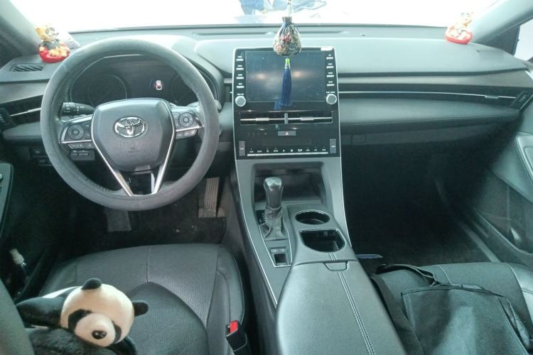 Used Toyota Avalon 2019 2.0L XLE Premium Edition China VI Center Console