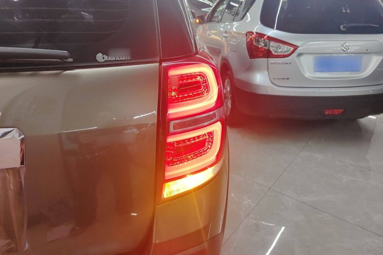 Used Chevrolet Captiva 2015 2.4L 4x4 Flagship Edition 7-Seater