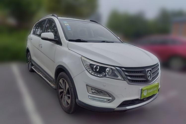 Used Baojun 560 2015 1.8L manual luxury version
