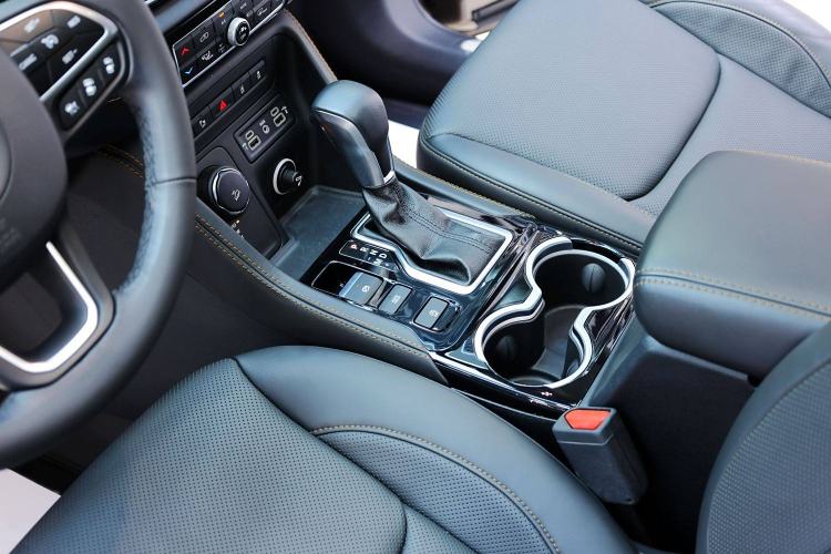 Used Jeep Grand Commander 2018 2.0T Four-Wheel Drive Smart Enjoyment Version China V Emission Standard
