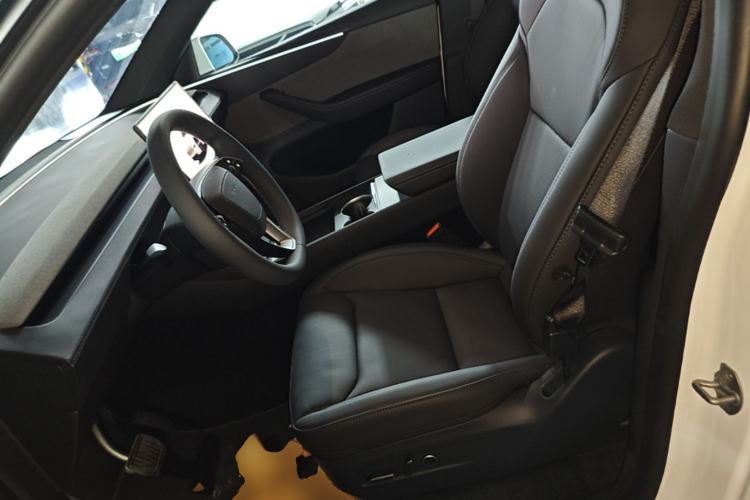 Used Tesla Model Y 2026 Rear-Drive Model
