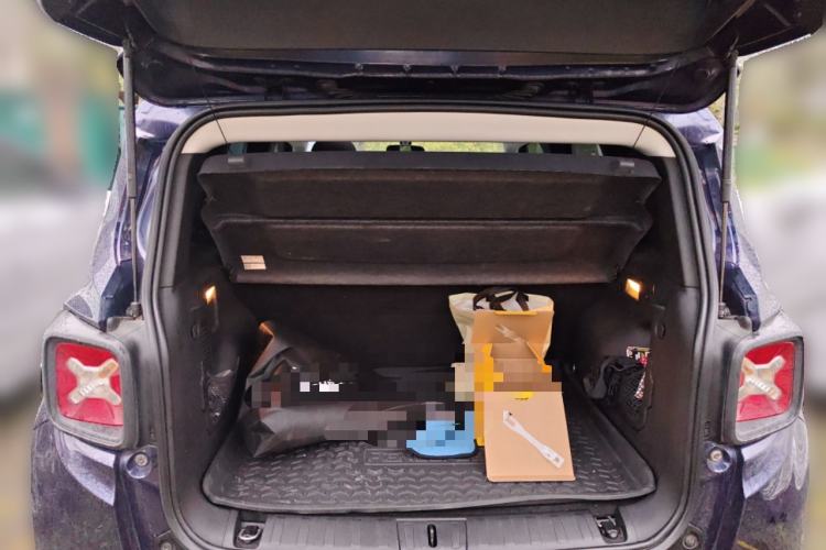 Used Jeep Renegade 2018 Connected Large Screen Version 180T Automatic High-Energy Edition Trunk