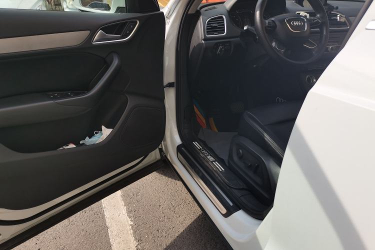 Used Audi Q3 2015 35 TFSI Ambition Edition Driver Seat