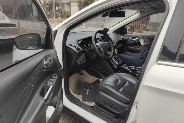 Used Ford Kuga 2015 2.0L GTDi Four-Wheel-Drive Sport Model