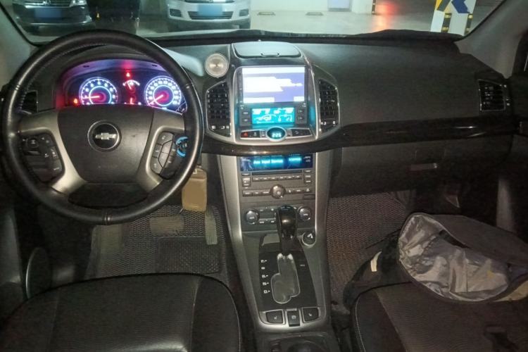 Used Chevrolet Captiva 2014 2.4L 4x4 Flagship Edition 7 Seats
