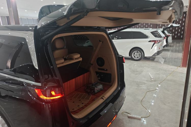 Used VOYAH Dream 2024 PHEV Extended-Range Premium Edition Trunk