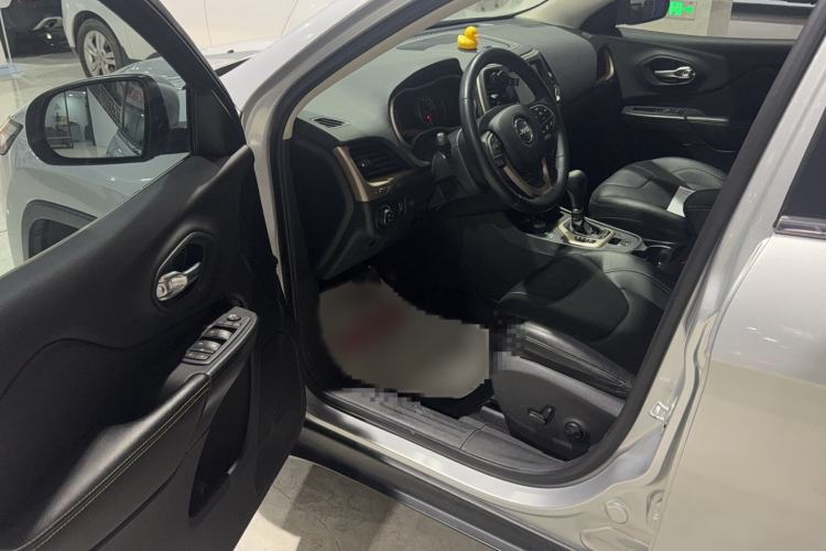 Used Jeep Cherokee 2016 2.4L All-in-One Edition