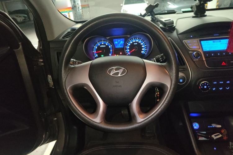 Used Hyundai ix35 2012 2.0L Automatic Two-Wheel Drive New Edition GL
