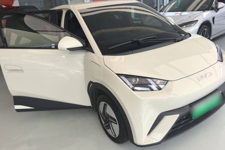 Used BYD Seagull 2025 305km Active Version Front Right 45 Deg