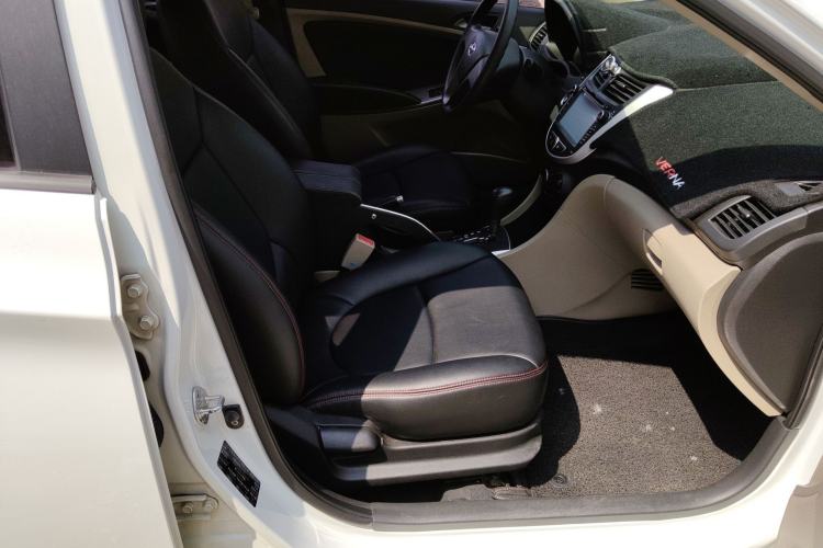 Used Hyundai Verna (older generation) 2014 1.4L Automatic Leading-Edge GLX