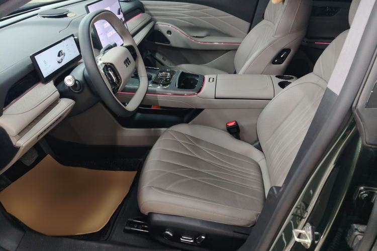 Used Geely Galaxy Galaxy 8 2025 130km EM-P Exploration Edition