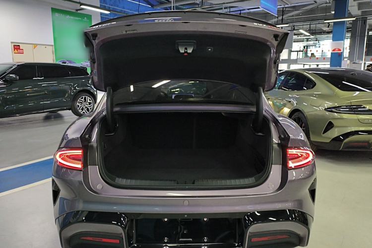 Used Xiaomi Auto SU7 2024 Four-Wheel Drive Ultra-Long Range Advanced Intelligent Driving Max Edition Trunk