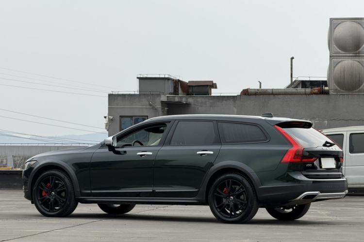 Used Volvo V90 2017 Cross Country T5 AWD Prestige Edition
