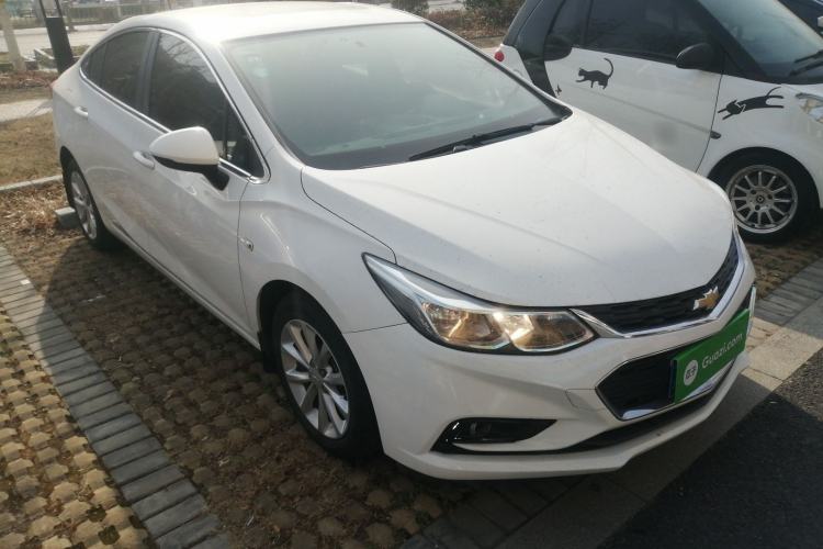 Used Chevrolet Cruze 2018 320 Automatic Pioneer Sunroof Edition
