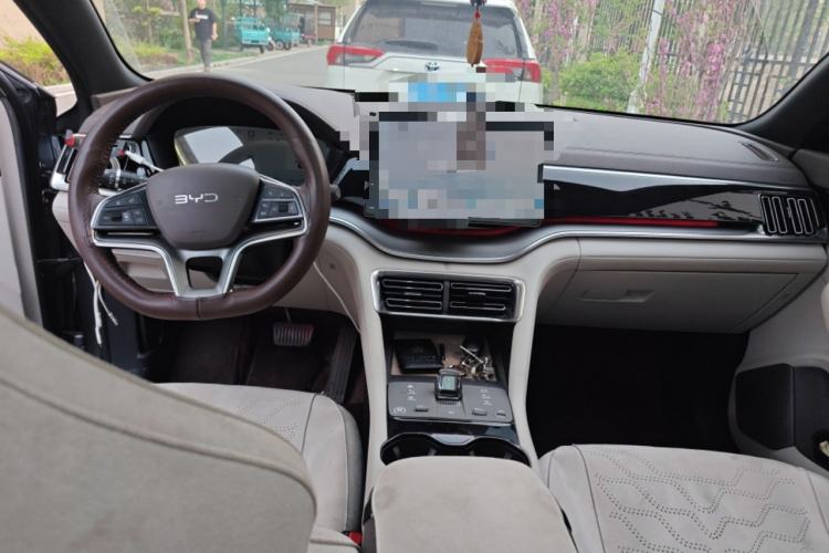 Used BYD Song PLUS New Energy 2025 EV 520km Premium Version Interior 2