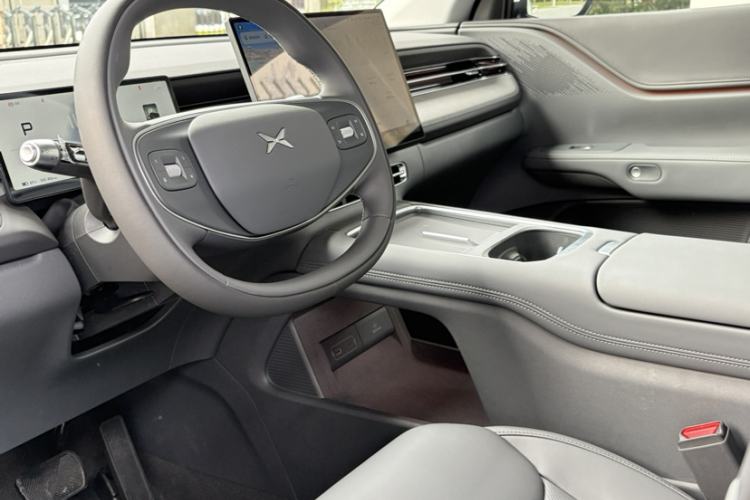 Used XPeng G6 2025 625 Long-Range Max Tech Edition Interior 4