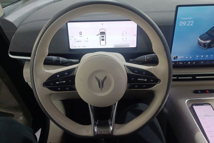 Used VOYAH Dream 2025 PHEV Four-Wheel Drive Prestige Kunpeng Edition
