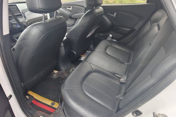 Used Hyundai ix35 2013 2.0L Automatic Two-Wheel Drive Smart GLS China IV Standard