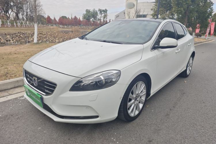Used Volvo V40 2015 1.6T Zhiya Edition