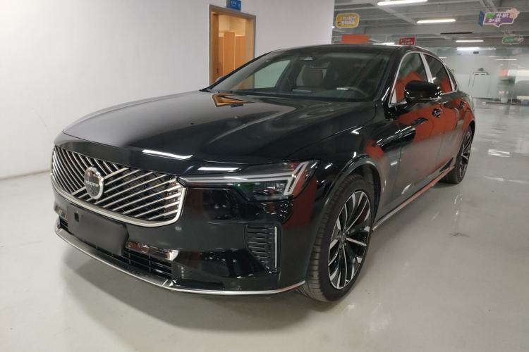 Used Volvo S90 2026 B5 Zhiyuan Luxury Edition