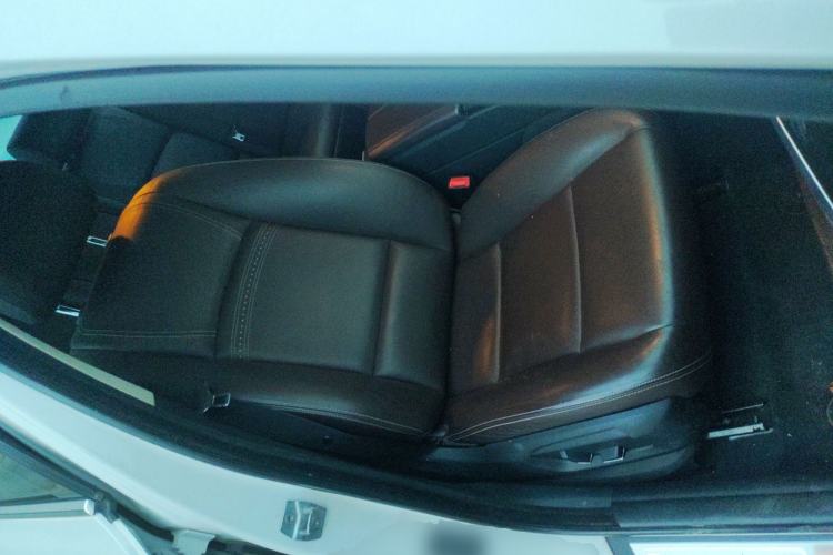 Used BMW 5 Series 2014 525Li Luxury Design Package Right Front Seat