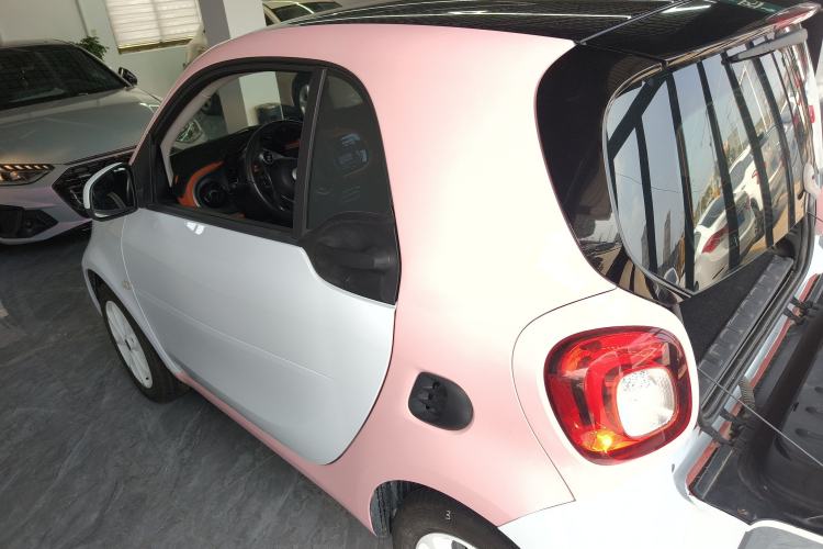 Used smart fortwo 2015 1.0L 52 kW Hardtop Passion Edition
