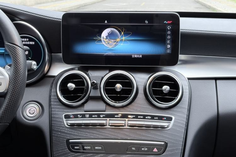 Used Mercedes-Benz C-Class 2020 C 260 L Sport Edition Audio And AC Panel