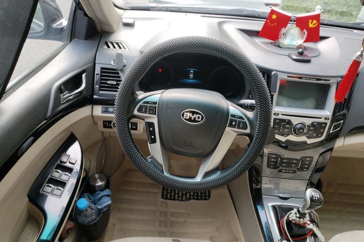 Used BYD Surui 2012 1.5L Manual Luxury Version Steering Wheel