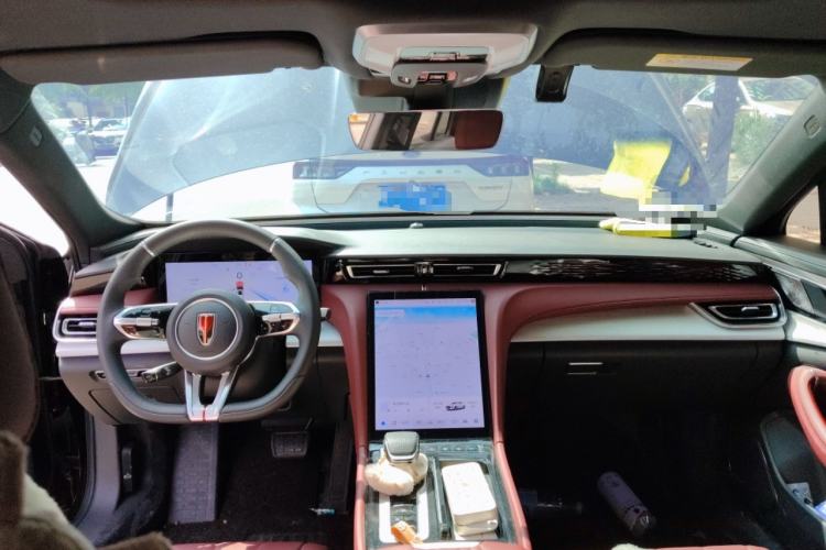 Used Hongqi H5 2025 2.0T Automatic Xuan Ying Edition Center Console