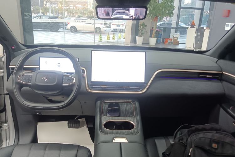 Used Dongfeng eπ eπ008 2025 210 Ultra Range-Extended Version 5 Seats Center Console