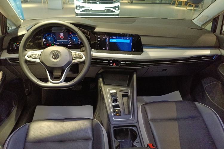 Used Volkswagen Golf 2021 280TSI DSG Pro Center Console