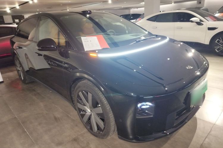 Used Li Auto i6 2025 Model Four-Wheel-Drive Standard Type
